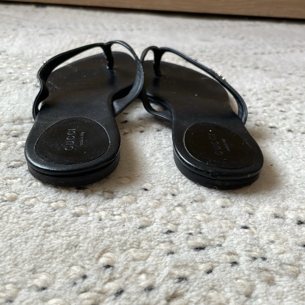 Gucci Black and Silver Sandals with Minimalist Design - Picture 5 of 6